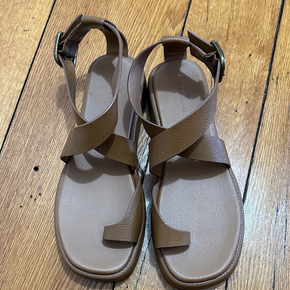 Carlson Brown Strappy Toe-Loop Sandals
